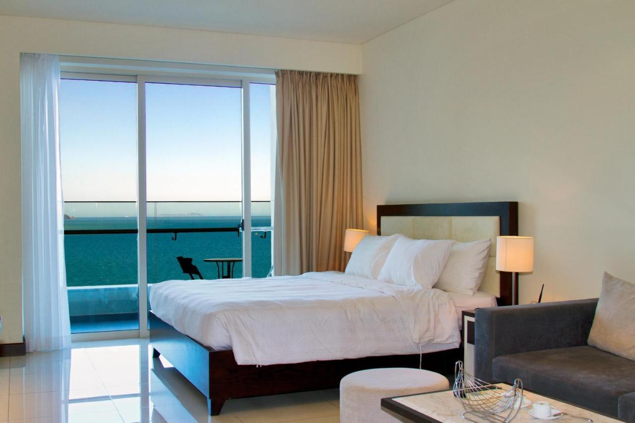 Neo Century Sea View Nha Trang Aparthotel Exteriör bild